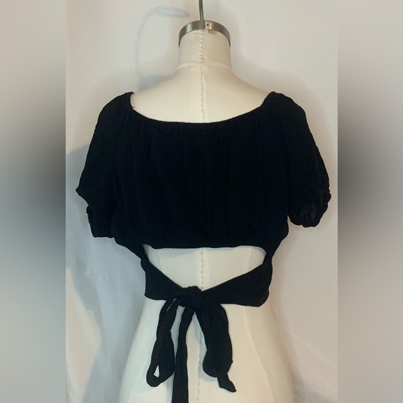 Tops - 3 for $30 Women’s Black Puff Short Sleeve half top
New with no tags!